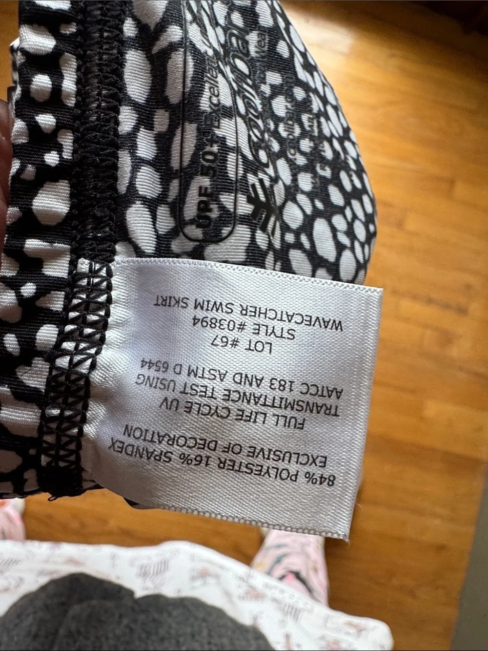 Coolibar Black and White Pebble Print Girls Skort size Small